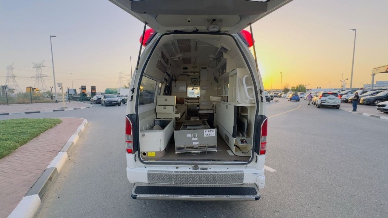 Toyota Hiace AMBULANCE | 2.7L PETROL | RHD | 2018 | CABINET FOR MEDICAL EQUIPEMENT