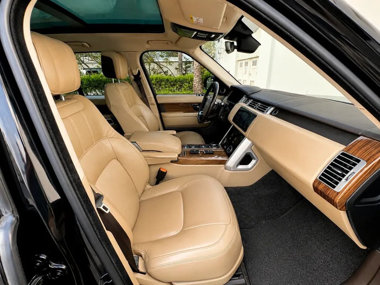 Land Rover Range Rover SE GCC Specs
