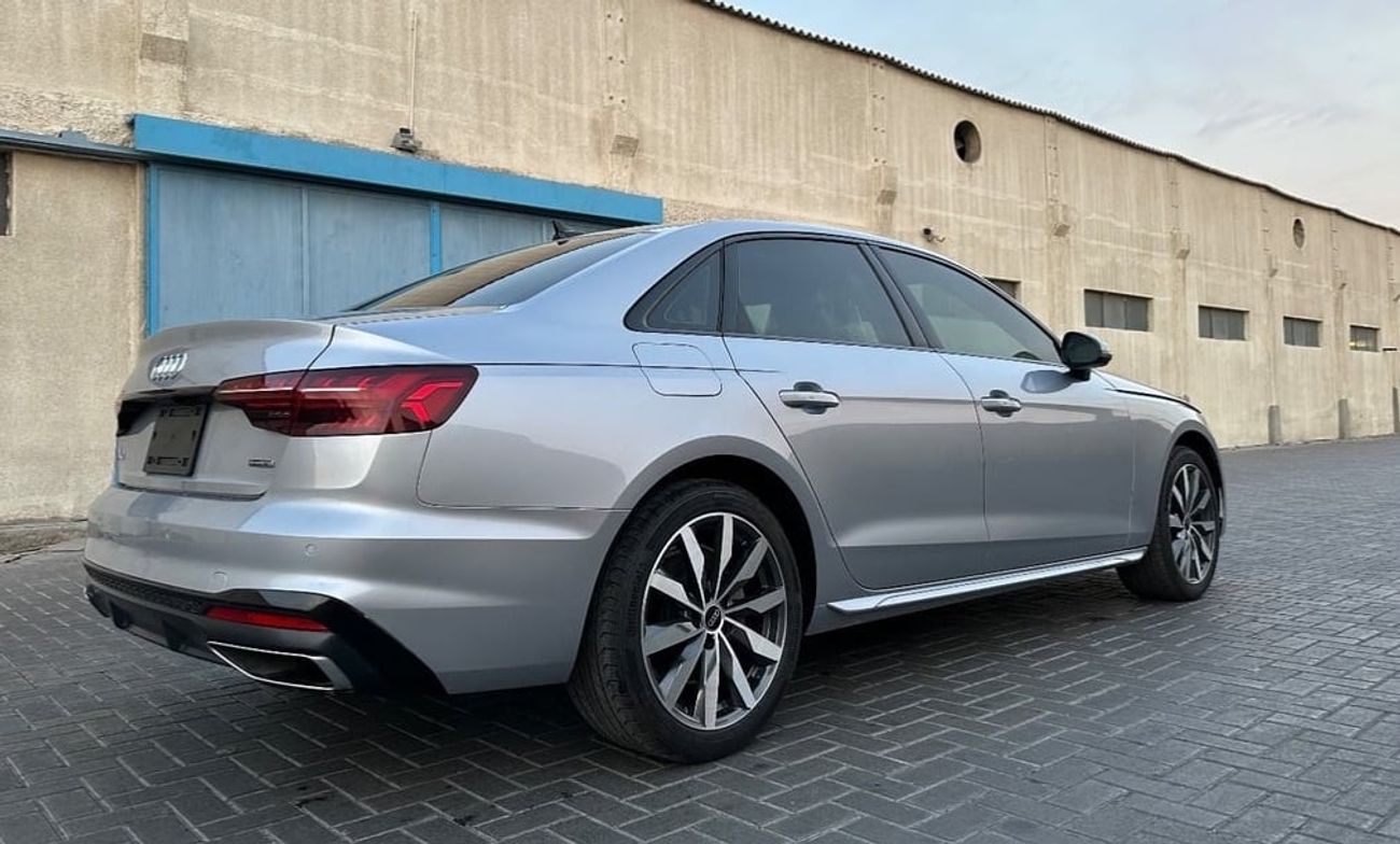 أودي A4 Audi A4 Premium Plus 40