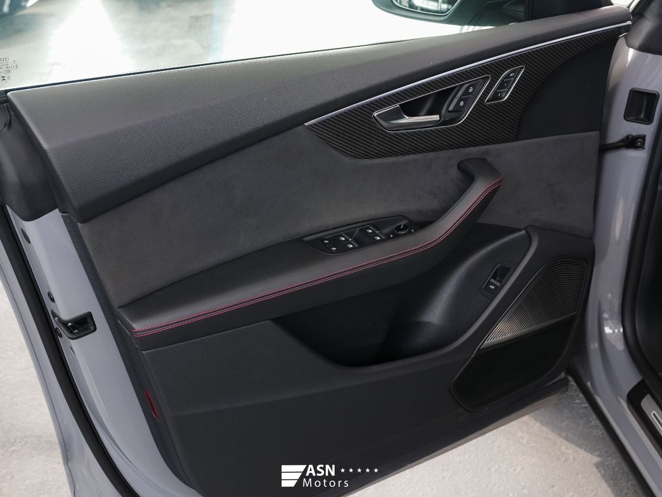 Audi RSQ8