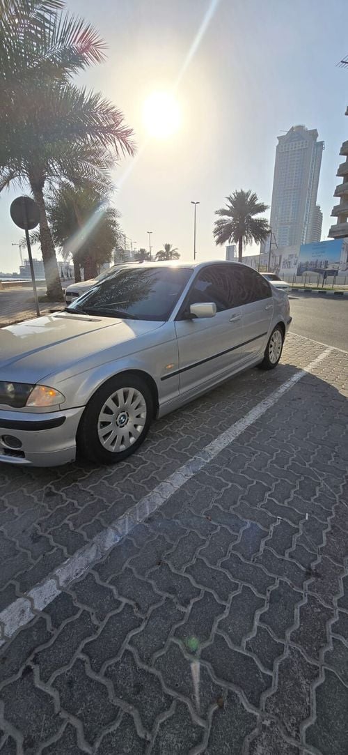 بي أم دبليو 320 STD
