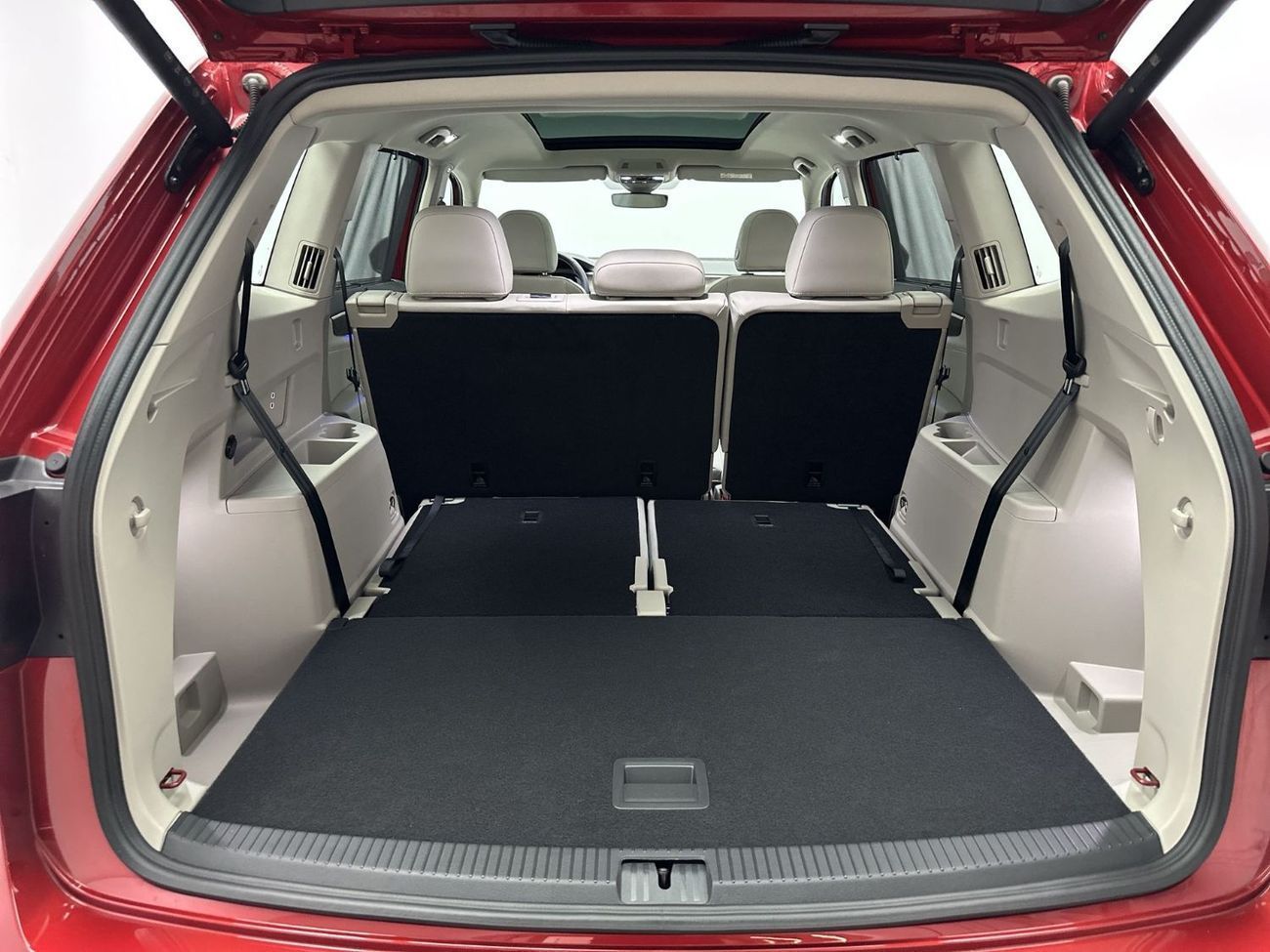 Volkswagen Teramont Comfortline 3.6L Comfortline 2L (Ref#38430) - 29,100 AED SAVINGS from New Car