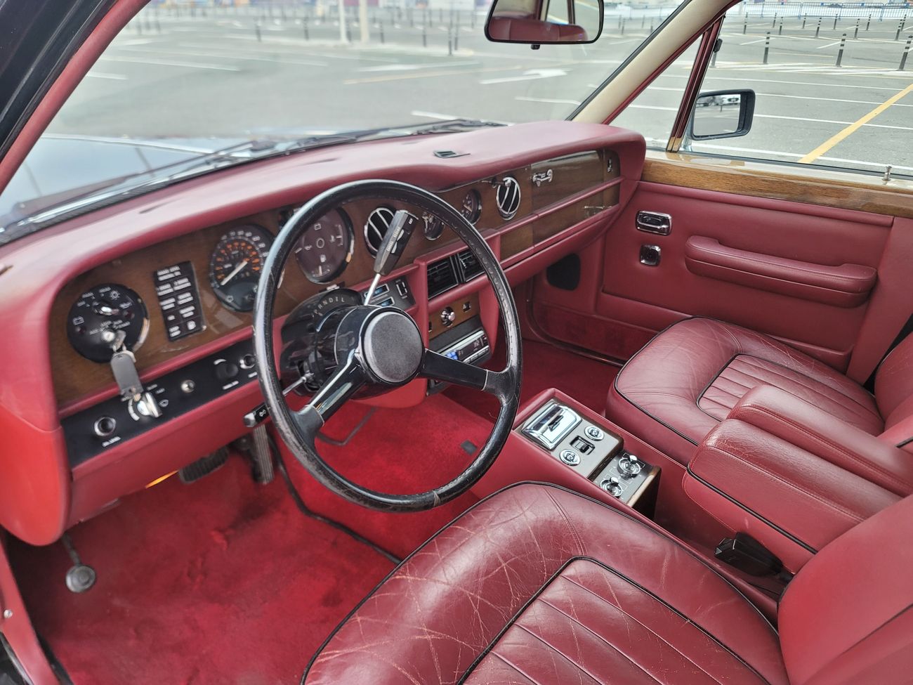 بنتلي إيت 4 door