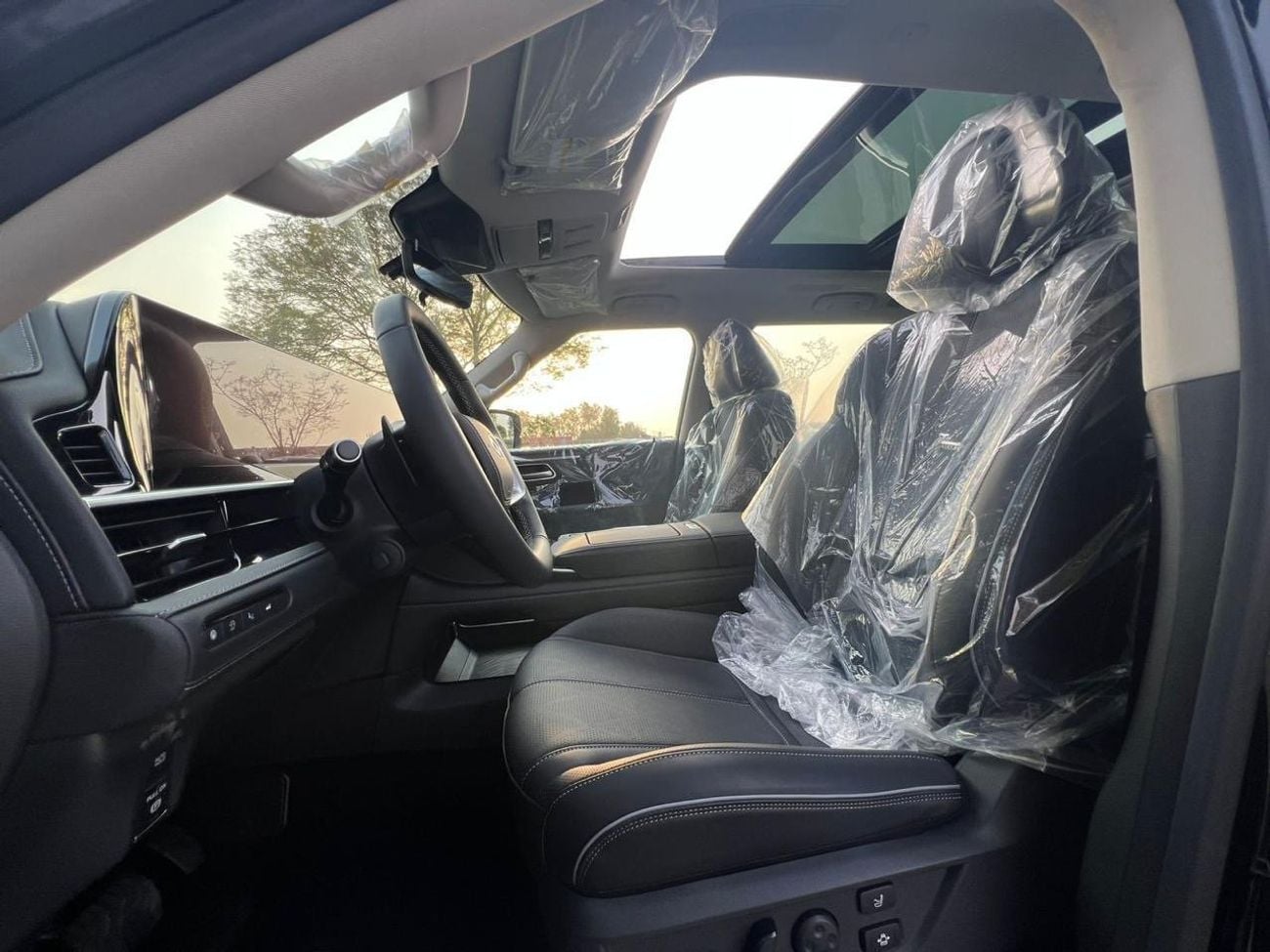 Infiniti QX80 SENSORY BENCH CHAIRS