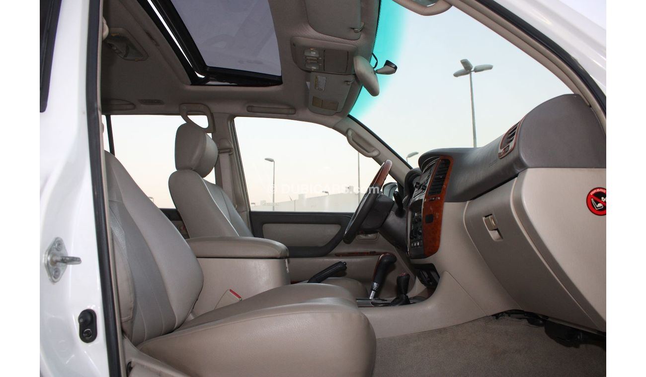 Toyota Land Cruiser Toyota Land Cruiser 2006, GCC, full option, without paint, without accidents, very clean from inside