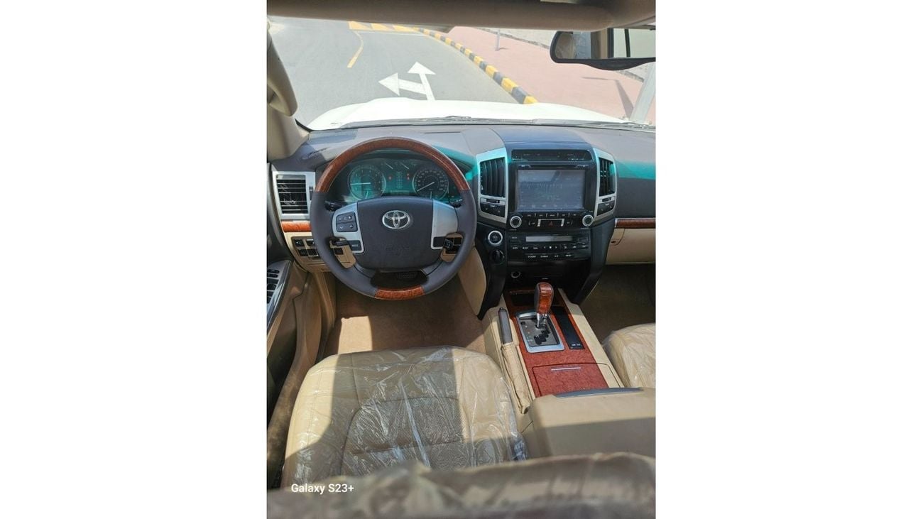 تويوتا لاند كروزر 2015 gxrv8