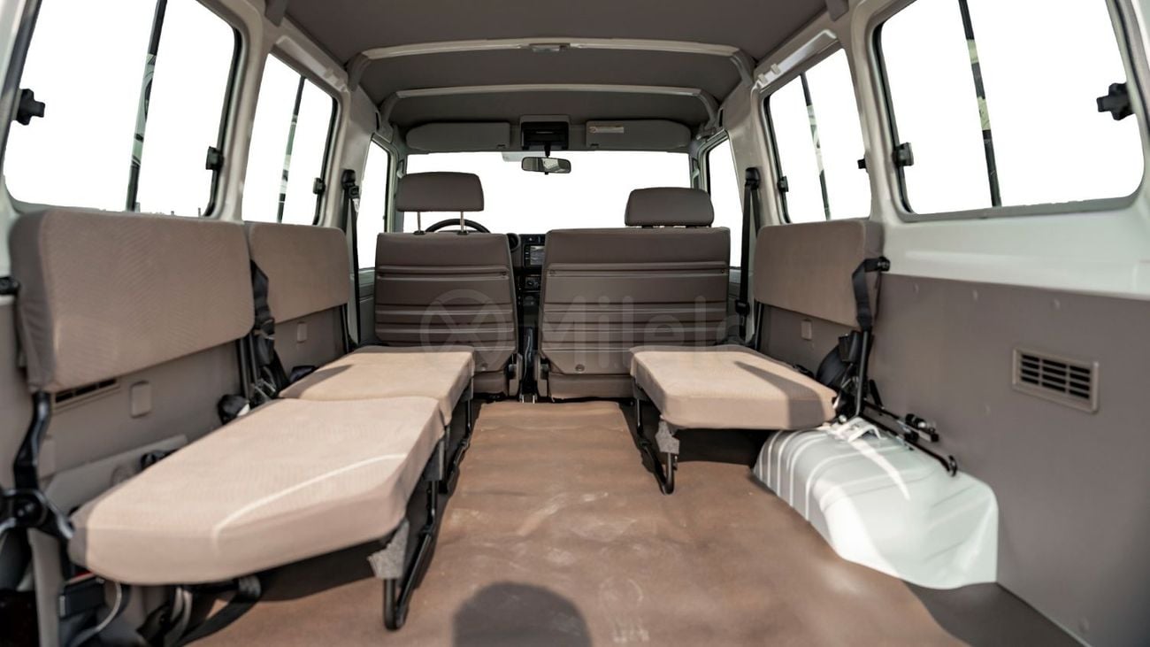 Toyota Land Cruiser 70 LC 78 HARDTOP 4.0L MT
