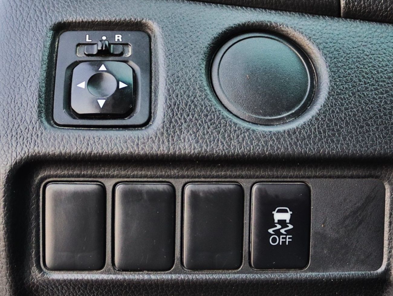 ميتسوبيشي L200 ميتسوبيشي L200 GLX (الجيل الخامس) 2021، مقصورة مزدوجة، 4 أبواب، محرك بنزين 4 أسطوانات سعة 2.4 لتر، ن