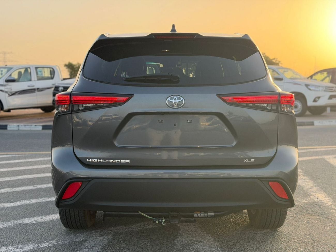 Toyota Highlander 2020 Toyota Highlander XLE Full Option 3.5L V6  - SunRoof - Full Radar System - 7 Seater -Push Start