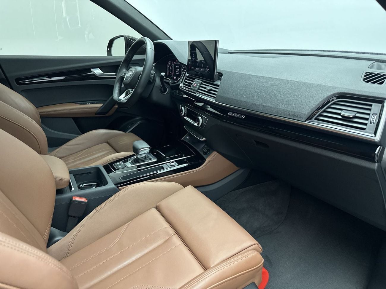 Audi Q5 45 TFSI S-LINE quattro 249hp (Ref# 78371)