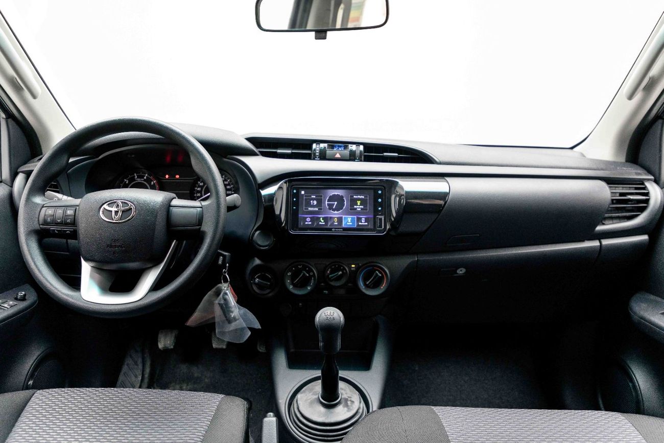 تويوتا هيلوكس 2.4L - Diesel - Manual - Grey Mettalic Inside Black | Export Only