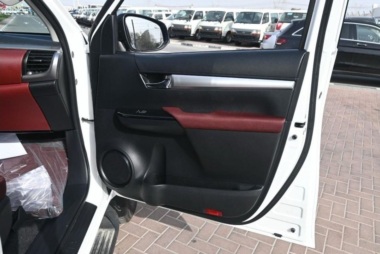 تويوتا هيلوكس TOYOTA HILUX 2.7L PETORL AMNUAL TRANSMISSION