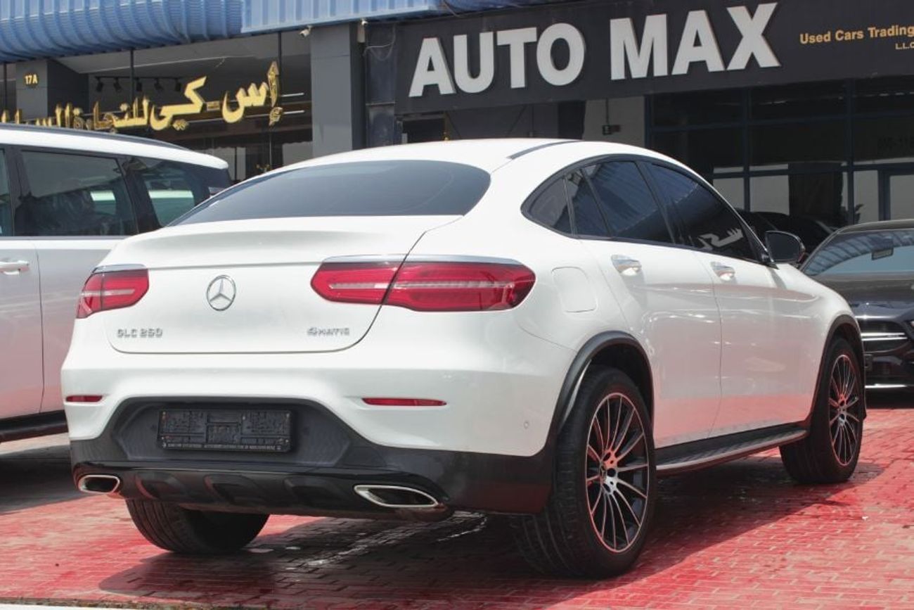 مرسيدس بنز GLC 250 4MATIC 2.0L