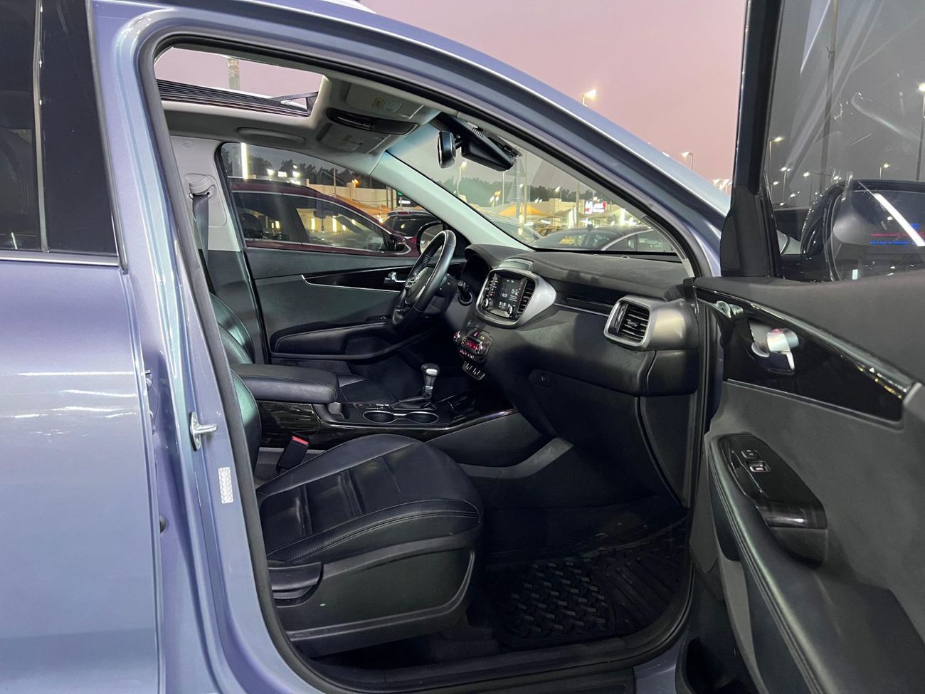 كيا سورينتو Base 3.3L AWD