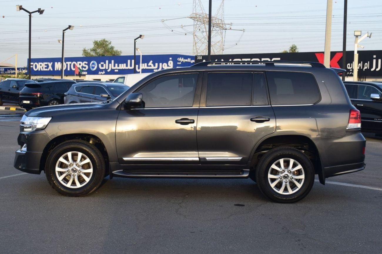 تويوتا لاند كروزر DIESEL SAHARA RIGHT HAND DRIVE YEAR 2019 GREY COLOR