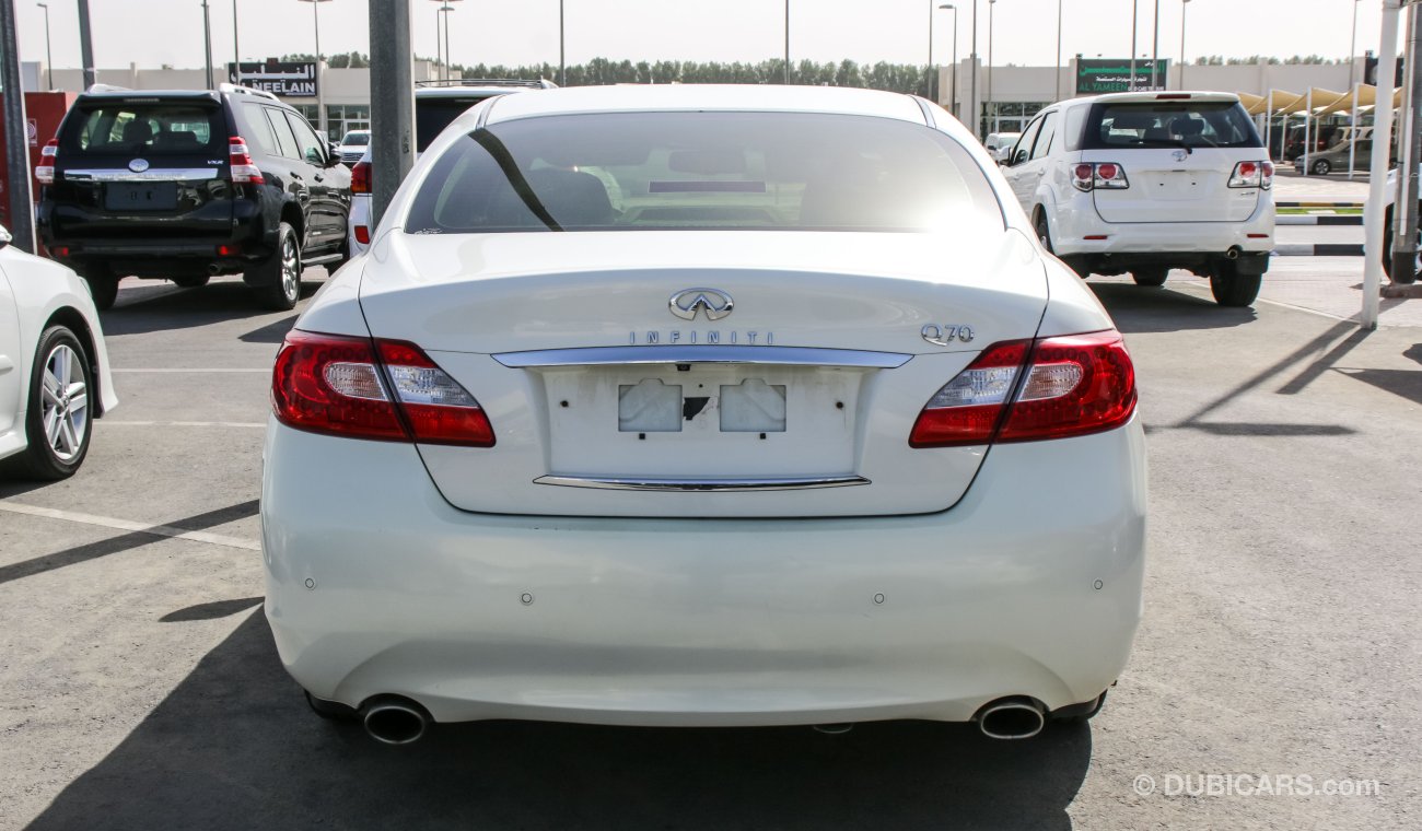 إنفينيتي Q70 3.7L