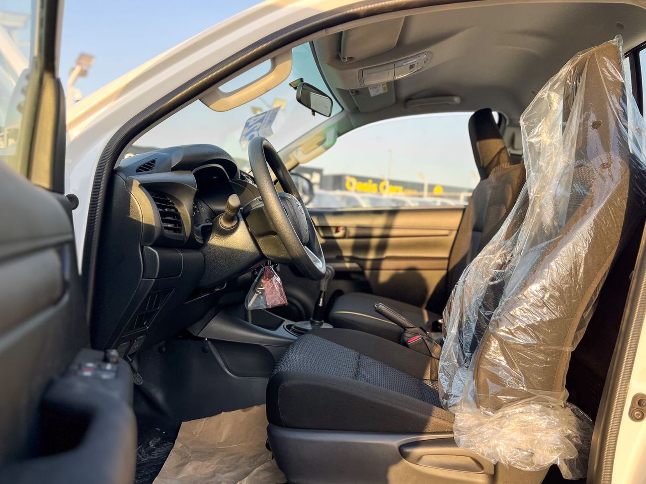 Toyota Hilux EXPORT PRICE - TOYOTA HILUX SC DLX 2.4L DSL