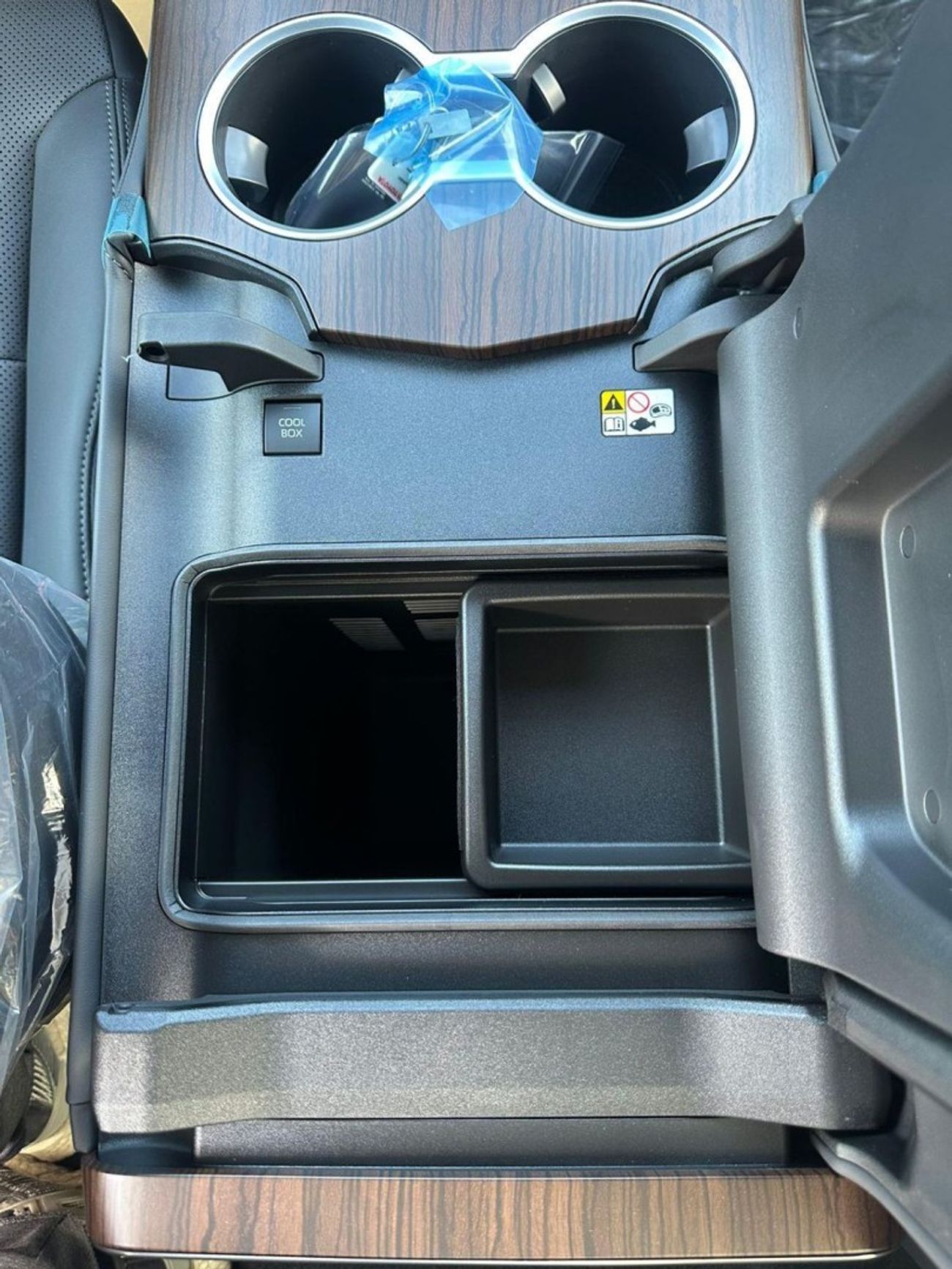 Toyota Land Cruiser 2025 Toyota Land Cruiser GXR 4.0L AT Petrol AX MID