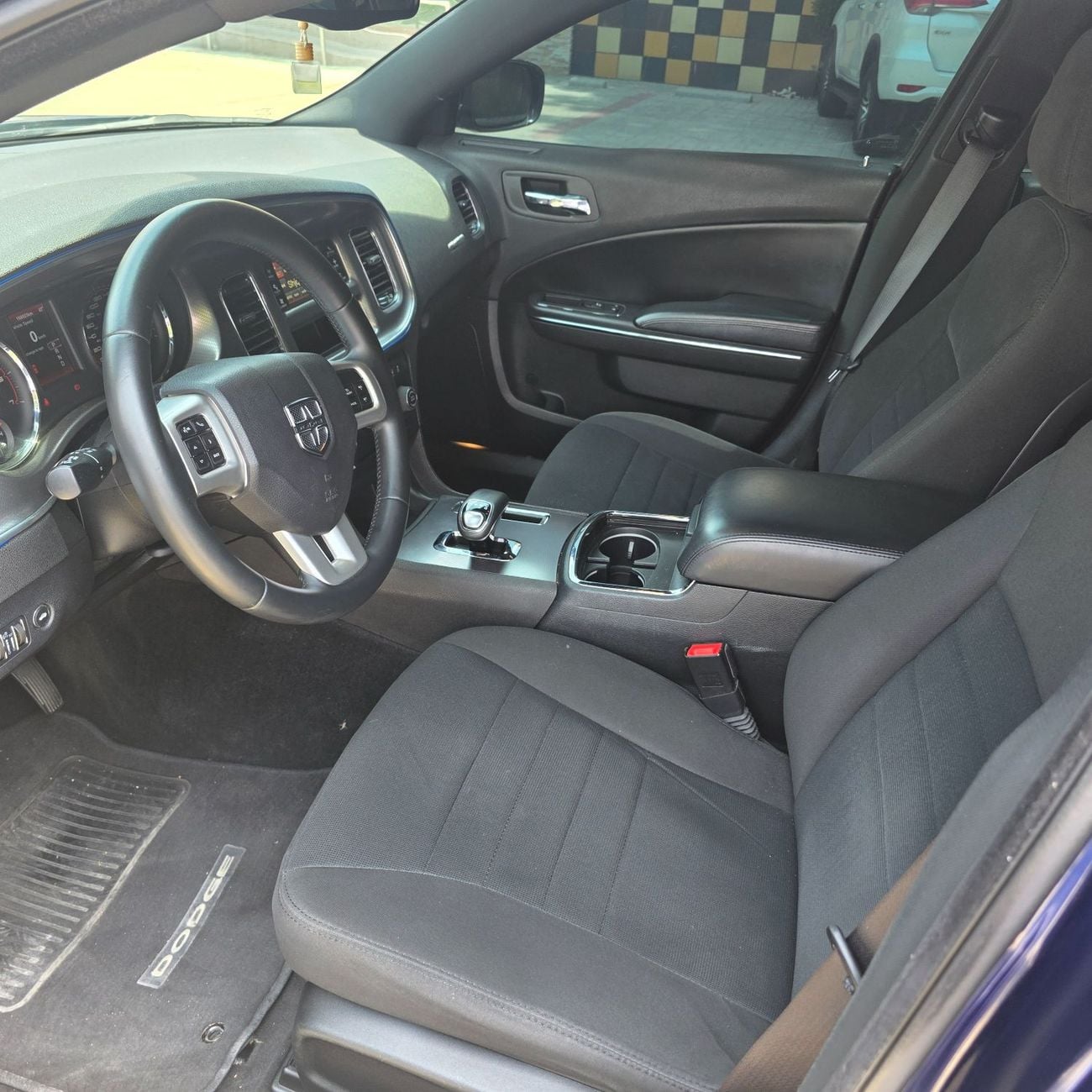 Dodge Charger SE