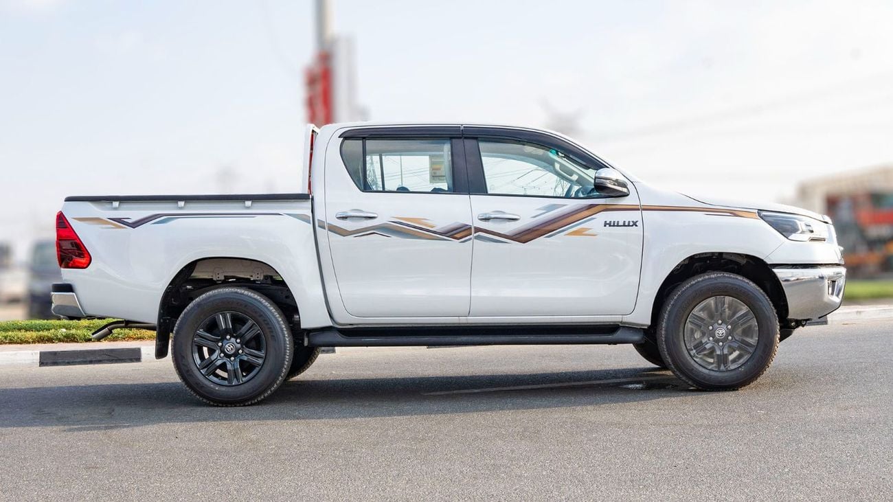 تويوتا هيلوكس 2025 Toyota Hilux DC 2.7L Petrol MT - Black Interior