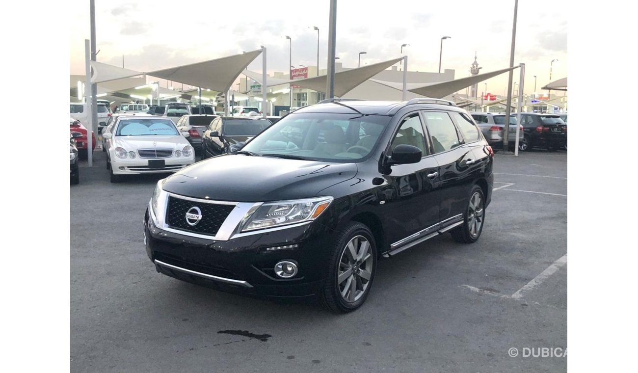 Nissan Pathfinder Nissan Pathfinder model 2014 GCC car prefect condition full option panoramic roof leather seats one 