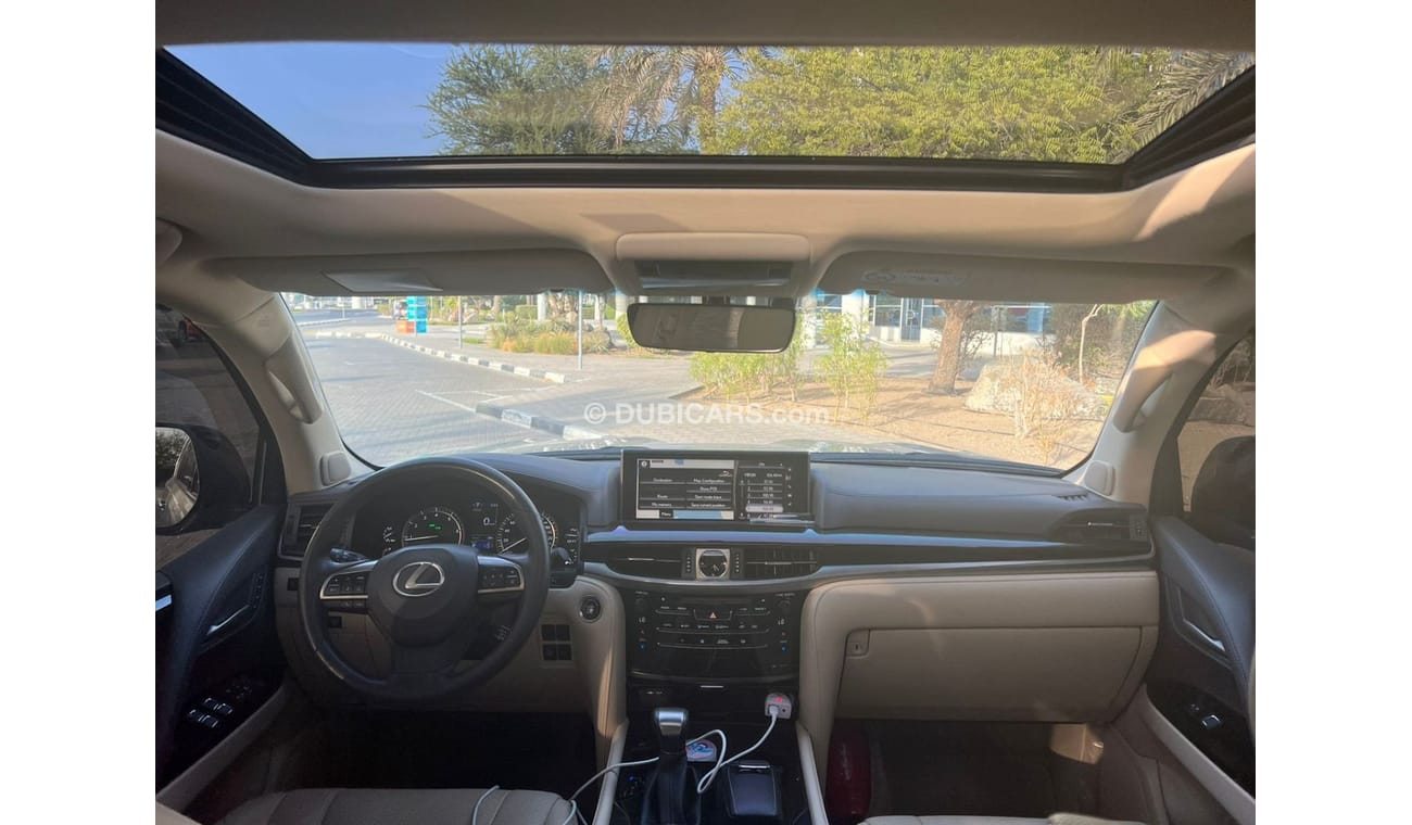 Lexus LX 570 || FSH || Warranty til 2024 || Original Paint || GCC || Pristine Condition