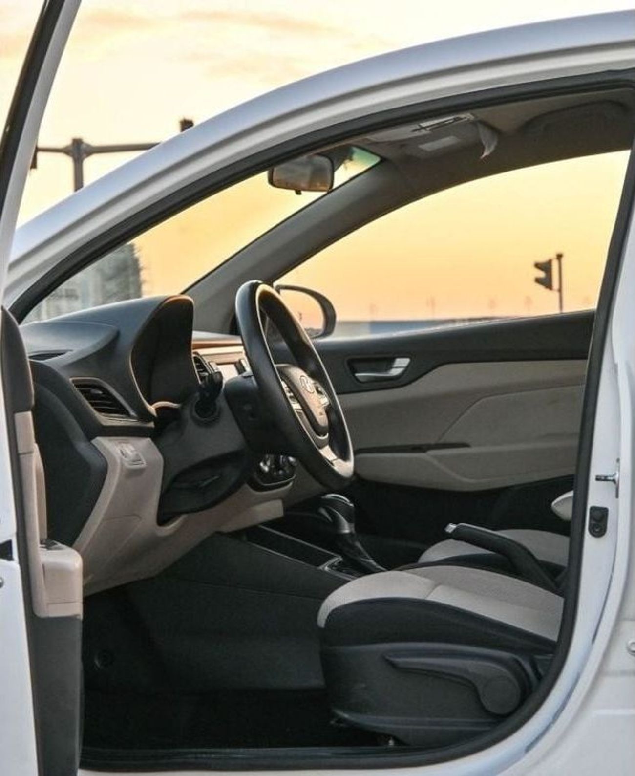 Hyundai Accent Base 1.6L (138 HP) Hyundai Accent 2020 GCC 1.6L in excellent condition, inside and out