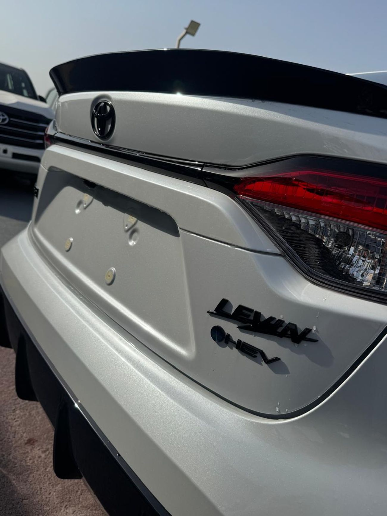 Toyota Levin تويوتا ليفين سبورت النسخة السوداء 1.8 لتر هجين