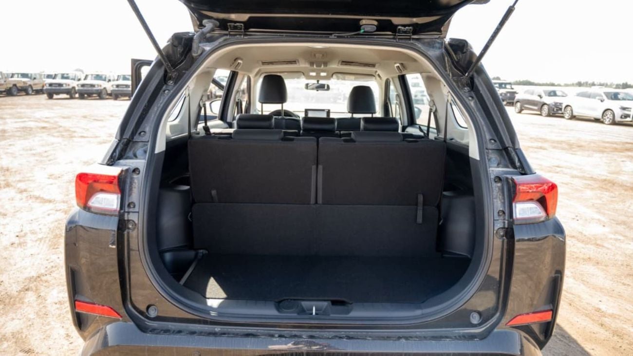 تويوتا فيلوز 1.5L Petrol | 7 Seater | 4 Door