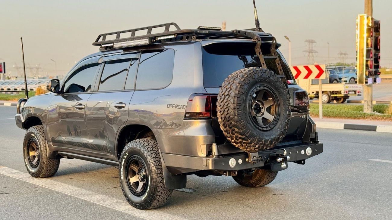 تويوتا لاند كروزر HEAVY OFF-ROAD MODIFIED | 4.5L DIESEL | RHD | AUTOMATIC | BULL BAR + RHINO RACK + SNORKEL