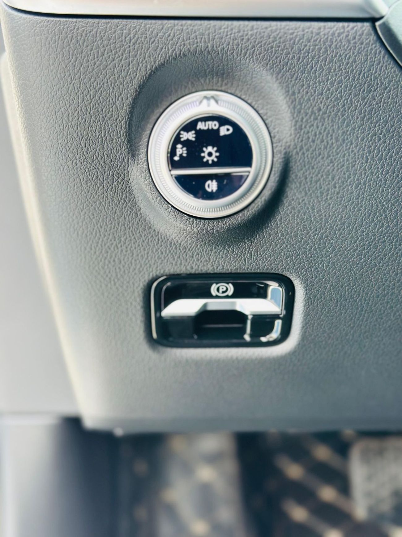 Mercedes-Benz C 200  TRIMS