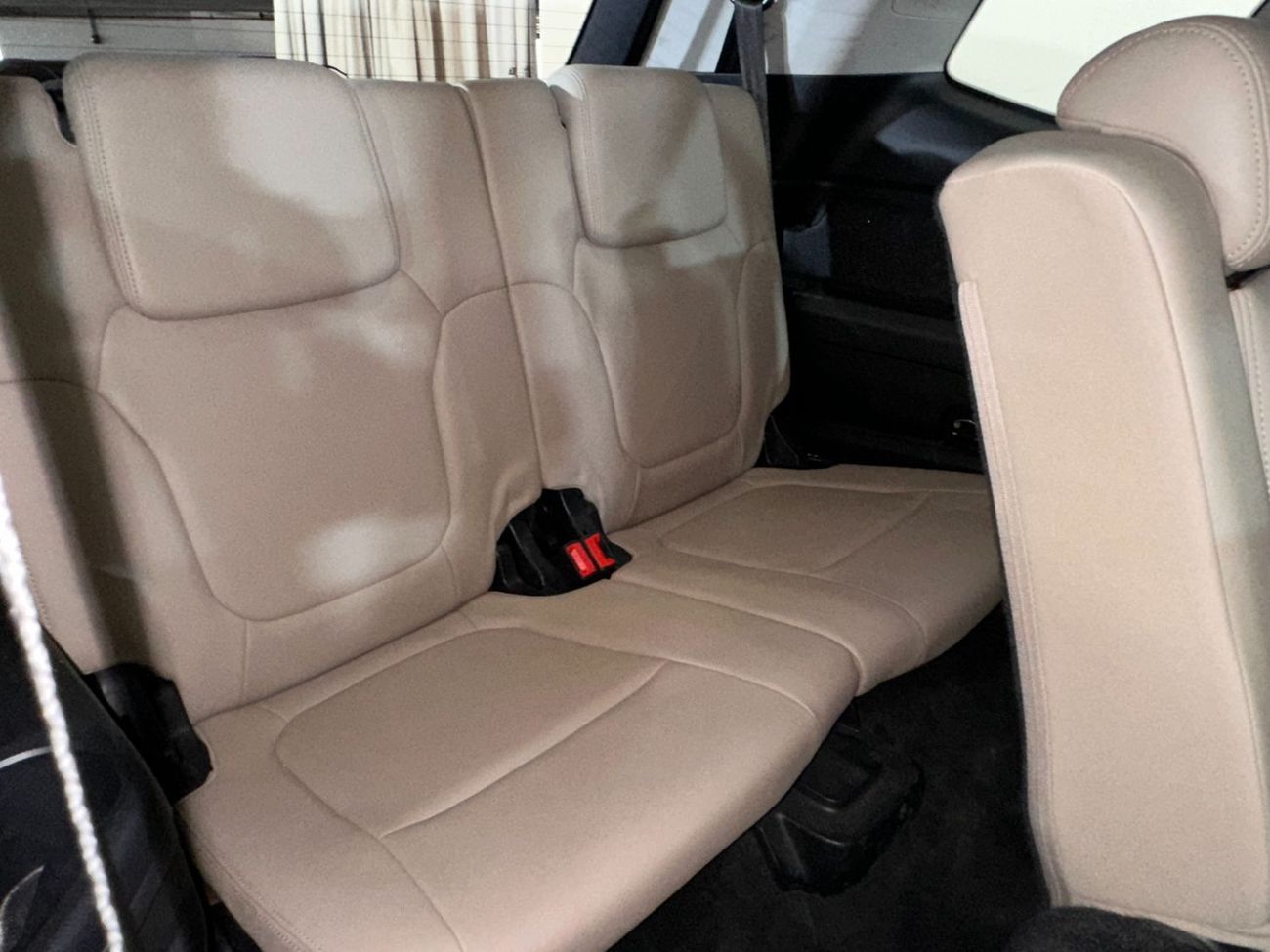 Ford Everest XLT EVR424 /AL TAYER MOTORS AL QOUZ SHOWROOM