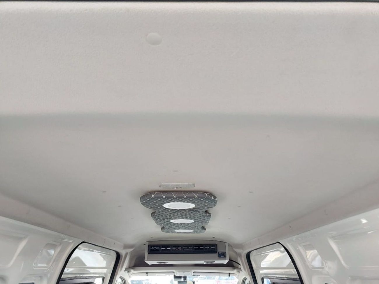 Toyota Hiace TOYOTA HIACE COMMUTER VAN RIGHT HAND DRIVE(PM02363)