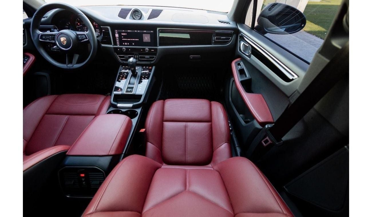 بورش ماكان Std 2.0L (252 HP) Porsche Macan 2023 GCC under Agency Warranty and Service Contract with Flexible Do