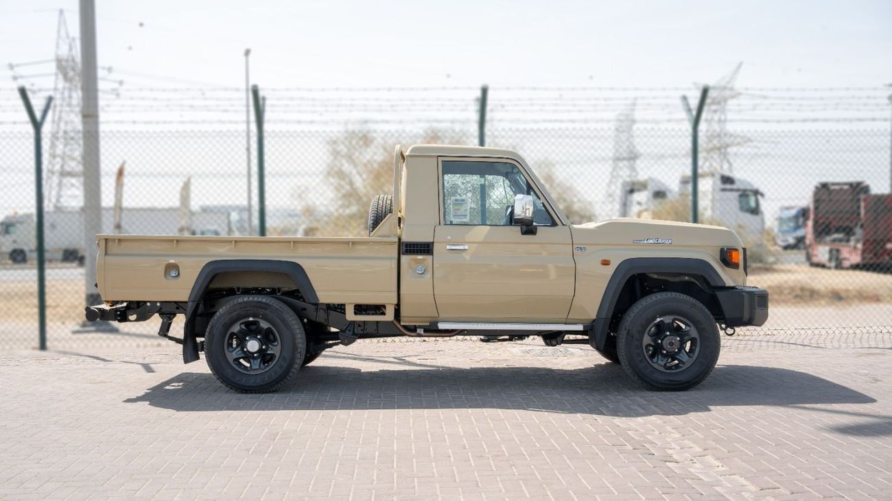 Toyota Land Cruiser Pick Up 2025 Toyota LC79 SC 4.0L Petrol MT