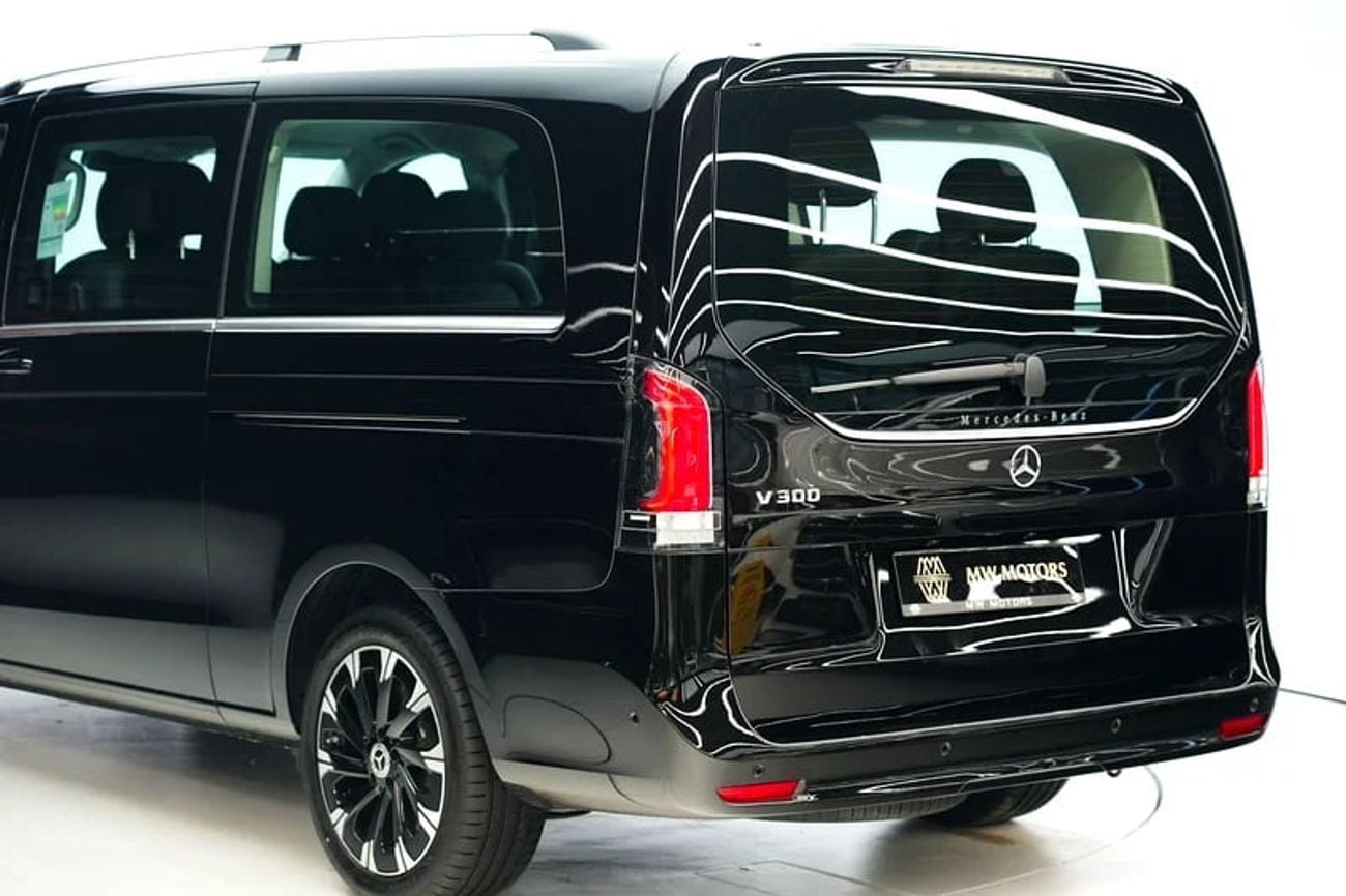 Mercedes-Benz V 300 V300 AVANTGARDE | GCC 0km | Agency Warranty | 360 View | 64 colors Ambeint Lights