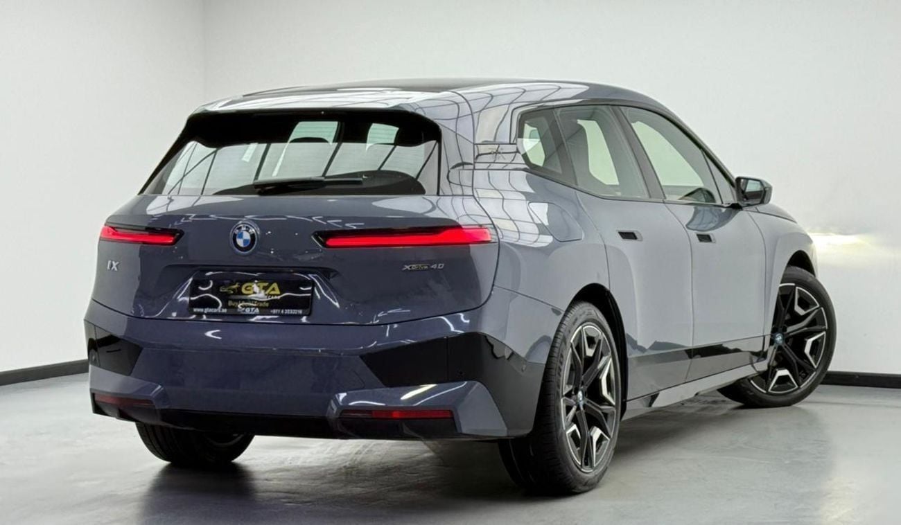 بي أم دبليو iX xDrive40 2023 BMW iX xDrive40, 2027 BMW Warranty, 2028 BMW Service Pack, Low Km, Fully Loaded, GCC