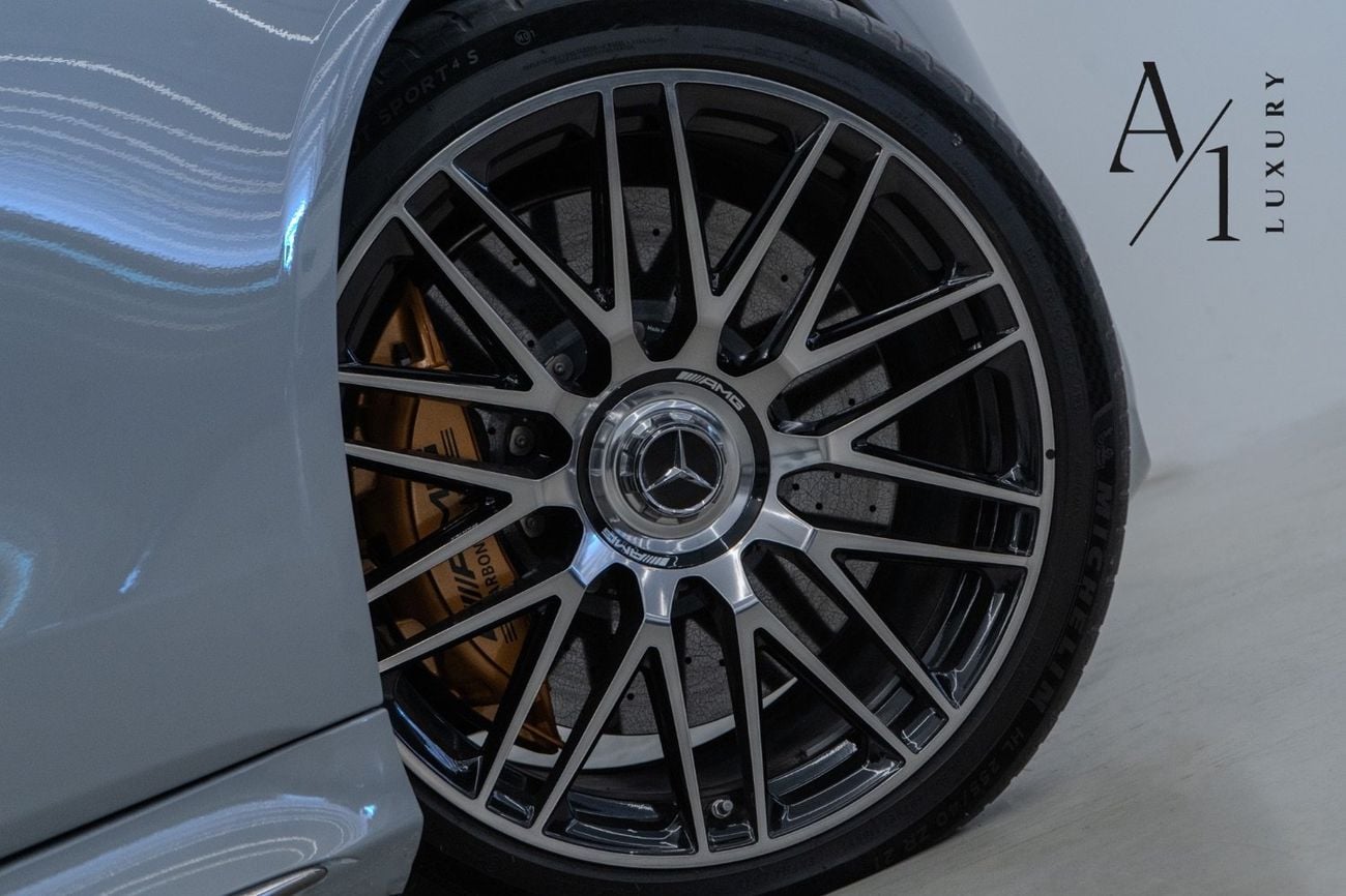مرسيدس بنز S 63 AMG 2024 With black And Red Carbon Fibre Interior, Excellent Condition, European Spec
