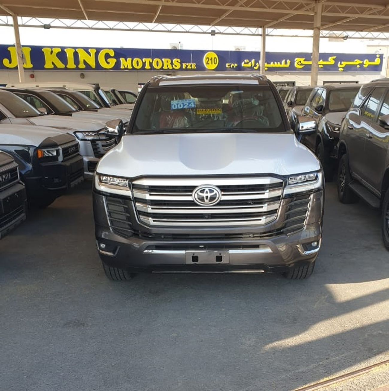 Toyota Land Cruiser LC300 4.0L VXR