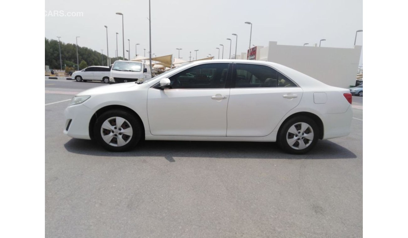 Toyota Camry Toyota camrey 2014 gcc very good car