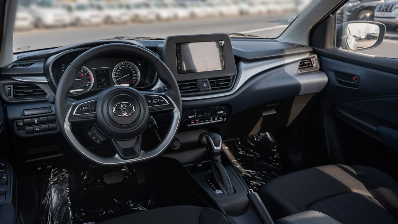 تويوتا ستارلت 1.5P AT MY2023 – BLACK