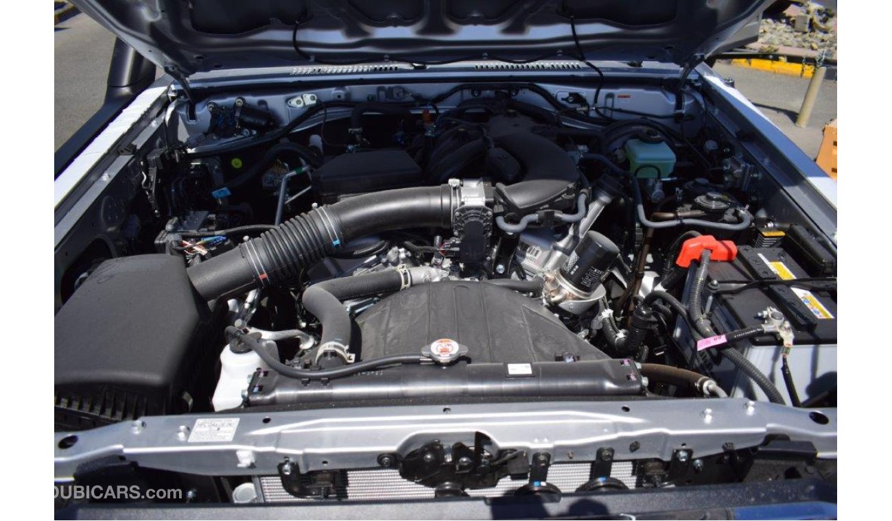 تويوتا لاند كروزر بيك آب 79 LX V6 4.0L PETROL 4WD MANUAL TRANSMISSION
