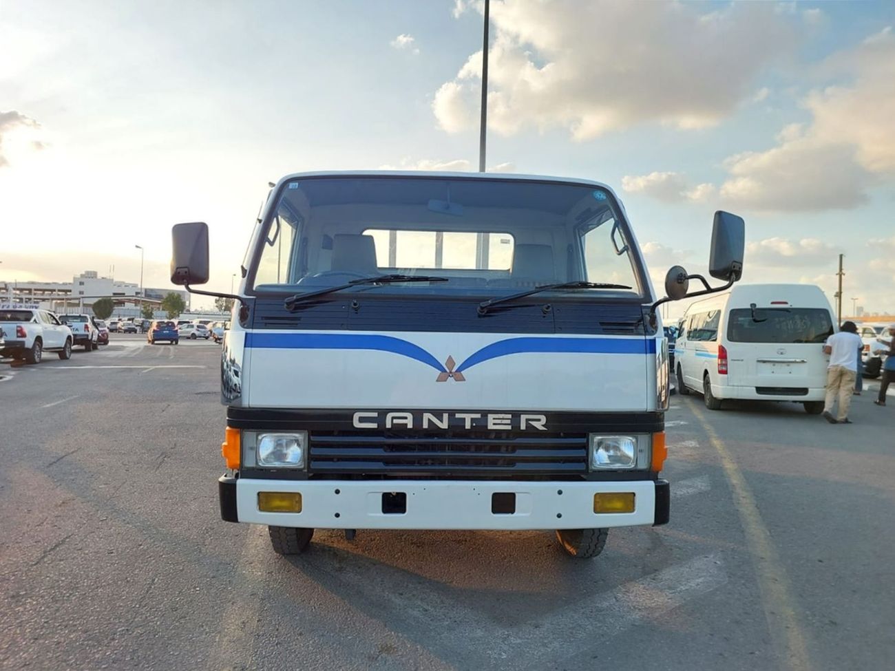 ميتسوبيشي فوسو كانتير MITSUBISHI CANTER TRUCK RHD 1989 MODEL 4.2 L DIESEL MANUAL(PM22881)