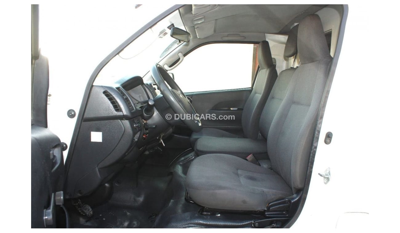 تويوتا هاياس تويوتا هايس 2017 خليجي ثلاجة  بحالة ممتازة بدون حوادث