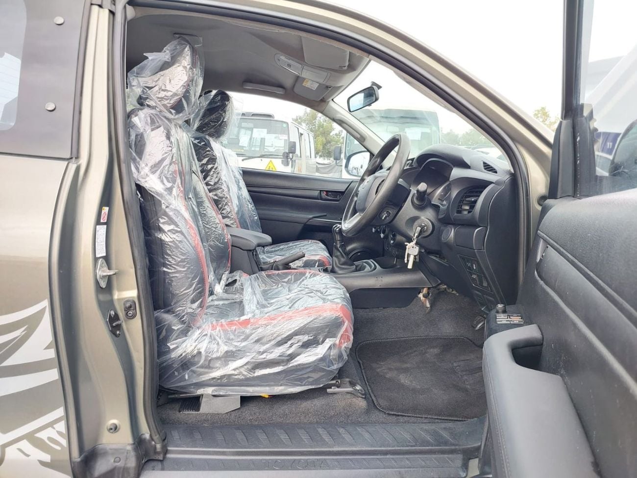 تويوتا هيلوكس (RAMADAN OFFER) TOYOTA HILUX PICKUP RHD 2016 MODEL 2.8 L DIESEL MANUAL(PM60567)