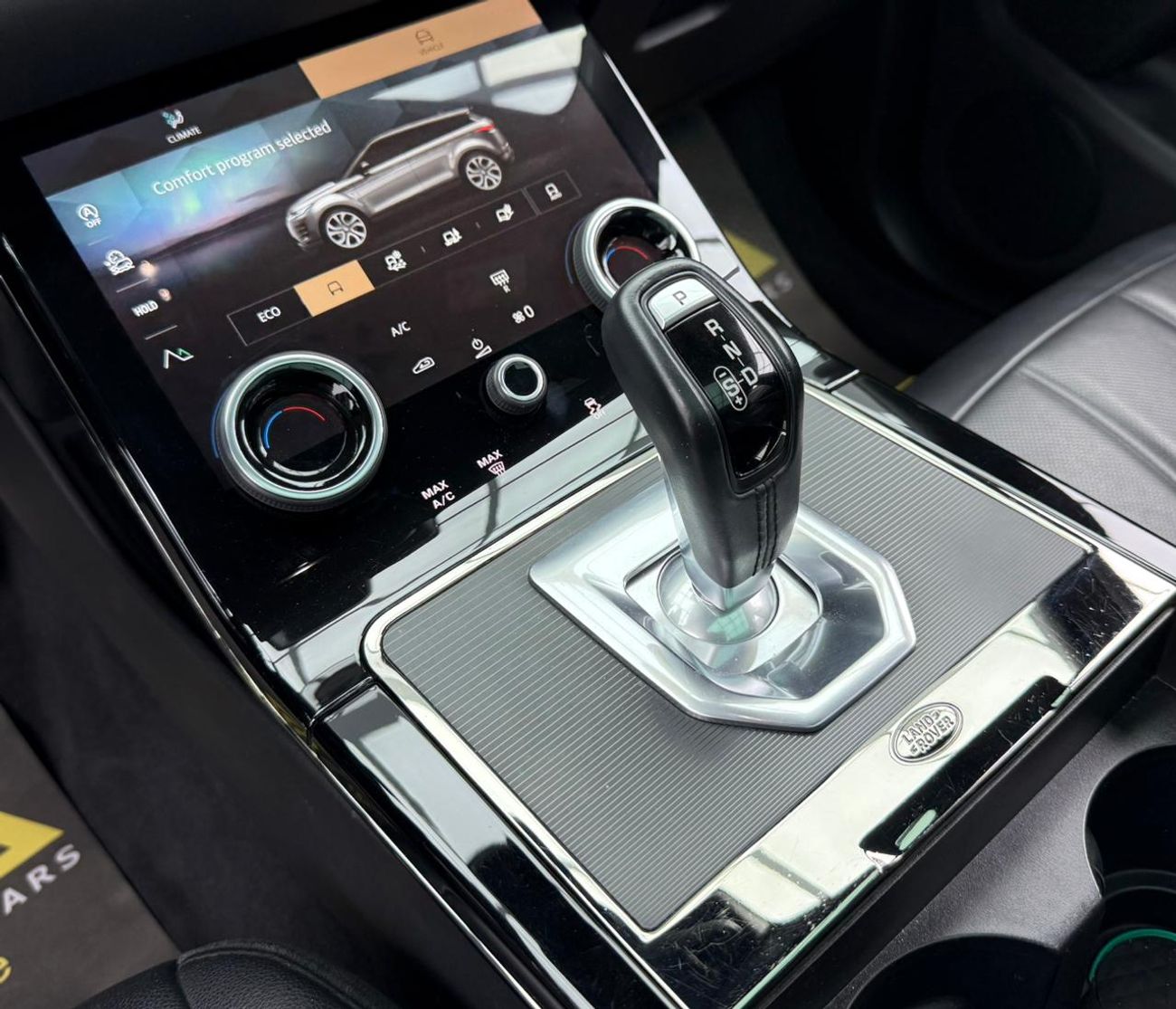 لاند روفر رانج روفر إيفوك 2021 Range Rover Evoque R-Dynamic SE, 2026 RR Warranty, Full RR Service History, Fully Loaded, GCC