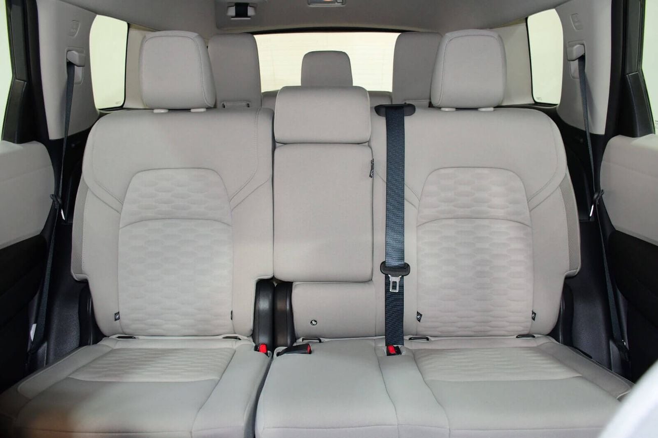 Nissan Pathfinder S 2WD 2.0