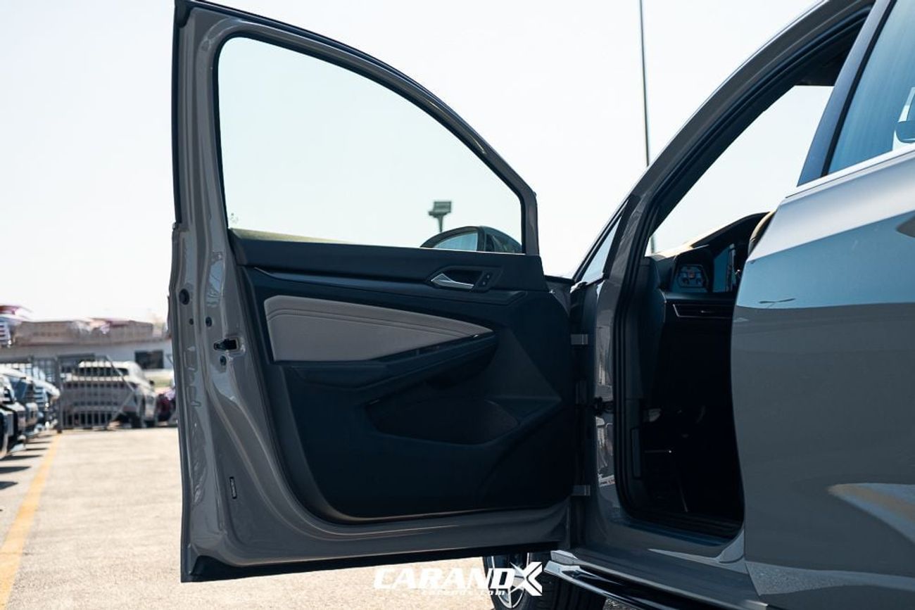 Volkswagen Golf R-Line 1.5L 2025