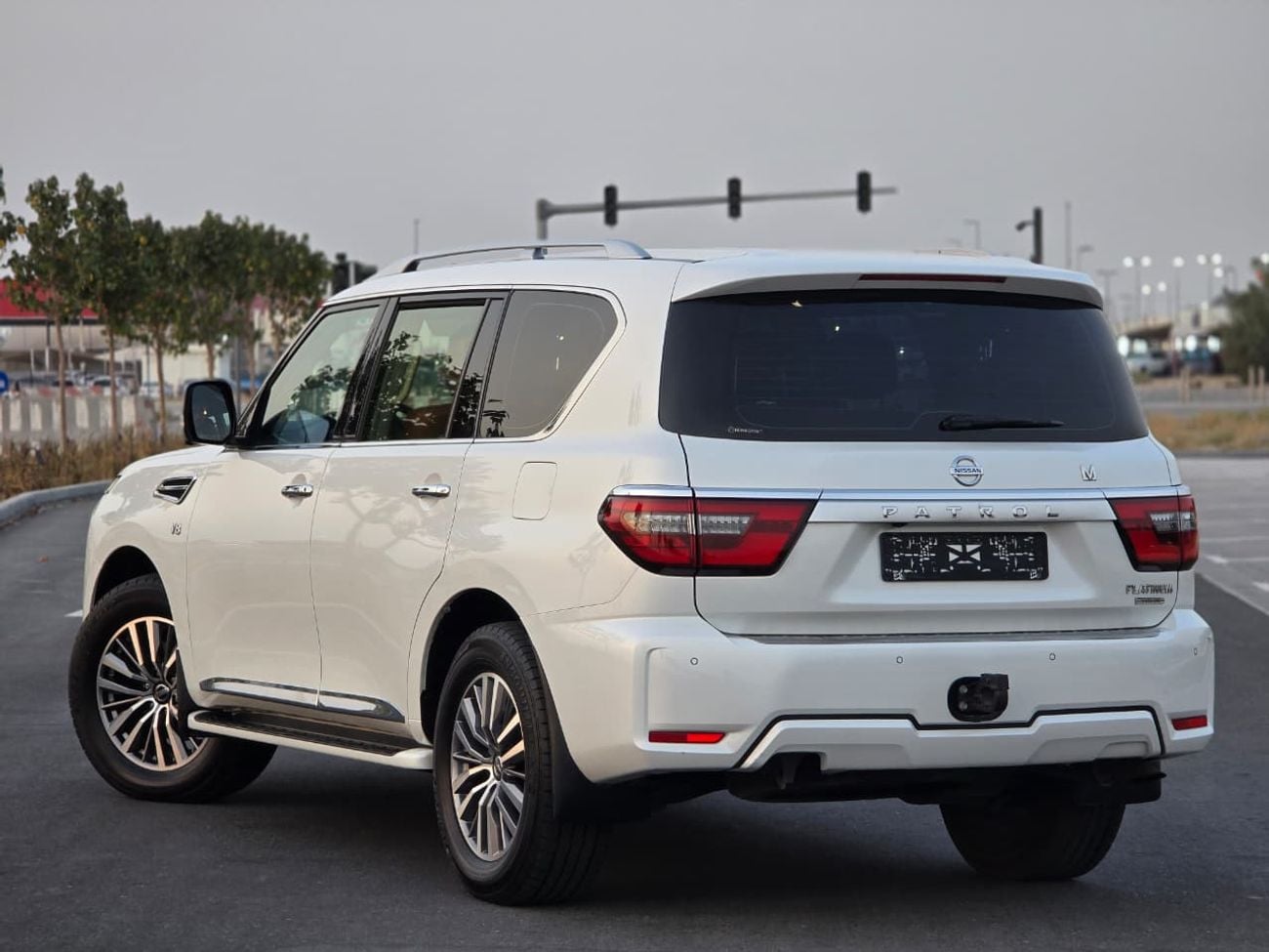 Nissan Patrol LE PLATINUM CITY 2021 | V8 5.6L | GCC Specs | 2Keys | Perfect condition | 360 Camer |
