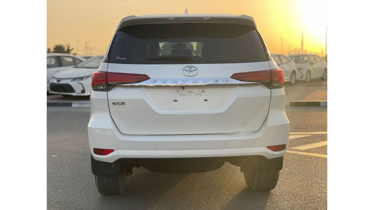 Toyota Fortuner 2017 Toyota Fortuner EXR 2.7L V4 - AWD 4x4 - 7 Leather Seats - Without Accident -